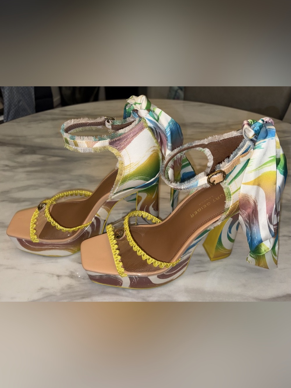 Kurt Geiger London Cabana Vinyl Tie Platform Heels Yellow Swirl EU 39 US 8.5